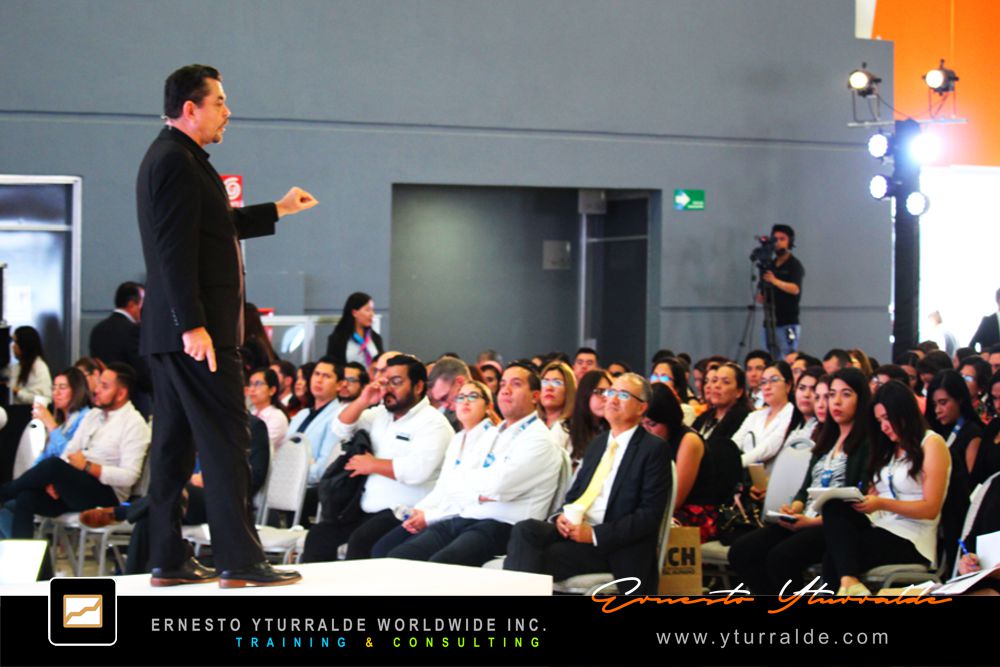 Ernesto Yturralde, Speaker - Storytelling, Charlas y Conferencias Empresariales